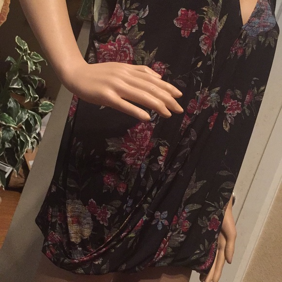 NWT Simply Emma printed wrap top - Picture 6 of 7